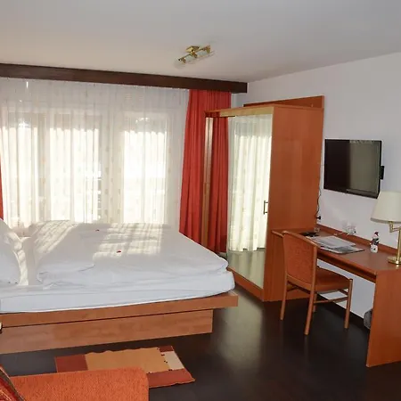 Tenne Hotel 3*
