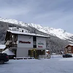 Tenne Hotel 3*